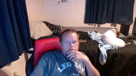 Snapshot of pecker40 chatting on November 10, 2025, 2:10 am pecker40 online show from November 10, 2025, 2:10 am