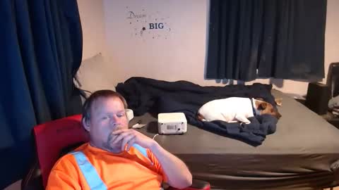 pecker40 online show from December 13, 2025, 10:37 pm