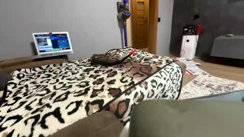 pedkelniupora online show from November 26, 2025, 7:04 pm