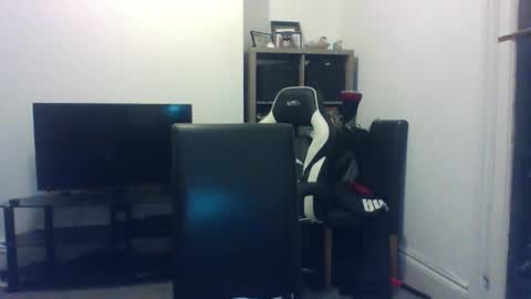 pedrok87 online show from April 7, 2026, 12:55 am