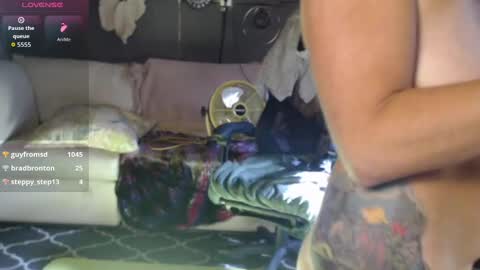 Snapshot of peekclimaxxx chatting on October 1, 2025, 2:12 pm NEXT CHILL SESH  1130 930pm -ish PEEK online show from October 1, 2025, 2:12 pm