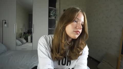 Kate online show from September 23, 2025, 2:09 pm