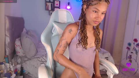 peggy-funn online show from December 27, 2024, 1:22 am