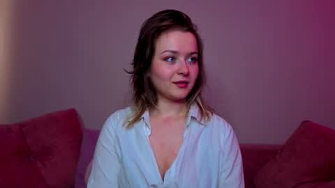 peggyfarro online show from September 9, 2025, 8:14 am