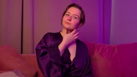 peggyfarro online show from September 11, 2025, 7:41 am