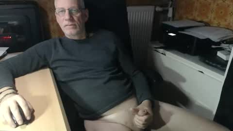 Pemue65 online show from November 7, 2025, 6:24 am