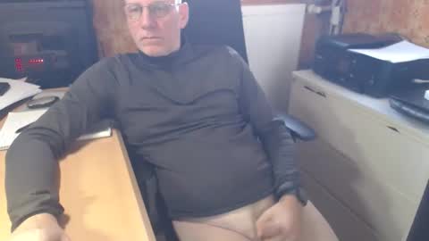 Pemue65 online show from November 17, 2025, 12:44 pm