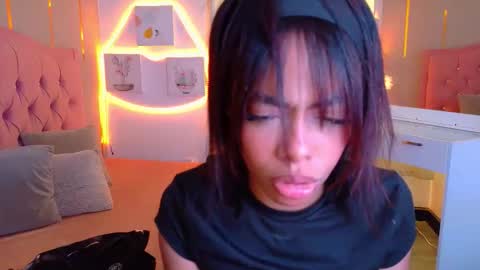peneelopeecute online show from May 4, 2026, 9:44 pm