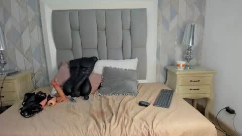  Penelope  online show from June 25, 2026, 5:12 am