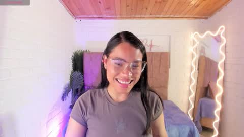 penelope online show from November 18, 2025, 3:23 am