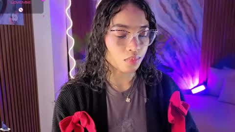 penelope online show from May 3, 2026, 3:12 am