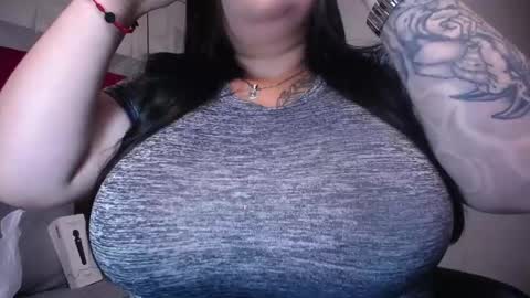Snapshot of penelope_witts chatting on April 15, 2026, 1:45 am Penelope online show from April 15, 2026, 1:45 am