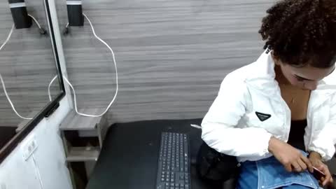 Penelopee Rouse online show from December 1, 2025, 7:52 pm