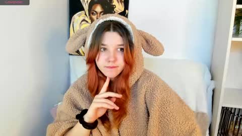 penelopeonegrey online show from March 5, 2025, 7:05 am