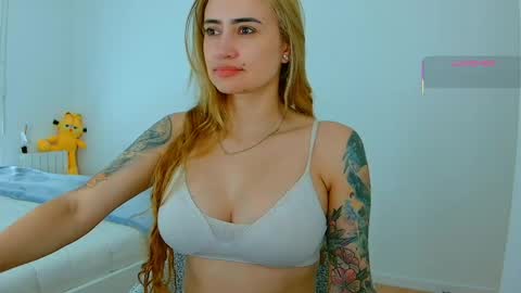Snapshot of pennyy__ chatting on June 1, 2026, 9:44 am Hi Im Penelope better vibrations 1111 online show from June 1, 2026, 9:44 am