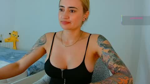 Snapshot of pennyy__ chatting on June 2, 2026, 10:01 pm Hi Im Penelope better vibrations 1111 online show from June 2, 2026, 10:01 pm