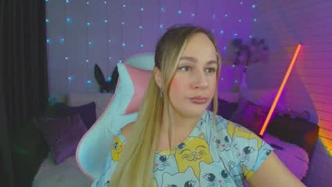 Snapshot of pepper_cat chatting on January 17, 2025, 5:30 pm Dia online show from January 17, 2025, 5:30 pm