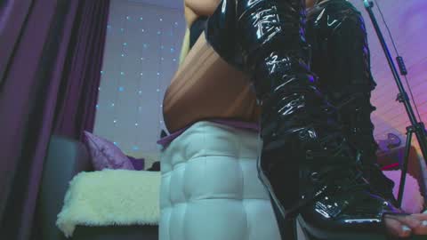 Snapshot of pepper_cat chatting on January 21, 2025, 5:38 am Dia online show from January 21, 2025, 5:38 am