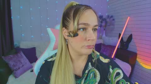 Snapshot of pepper_cat chatting on February 2, 2025, 10:28 pm Dia online show from February 2, 2025, 10:28 pm