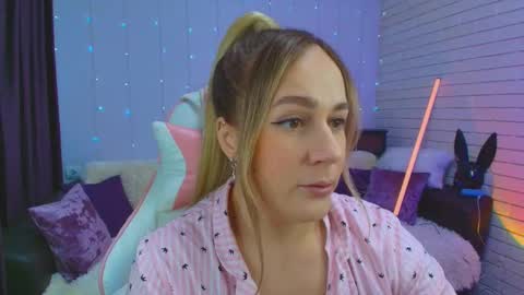 Snapshot of pepper_cat chatting on February 17, 2025, 10:47 pm Dia online show from February 17, 2025, 10:47 pm