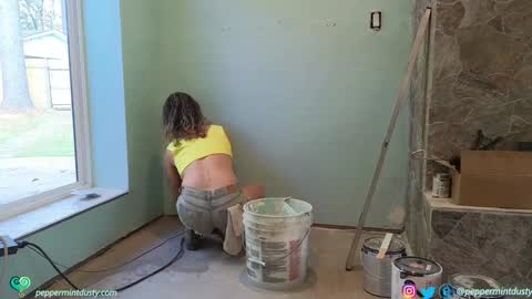 Peppermint and Dusty  online show from November 14, 2025, 7:45 pm