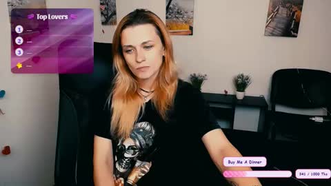 Mia online show from November 24, 2025, 7:41 am