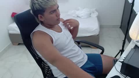 percibal_junior1 online show from January 24, 2025, 1:03 pm