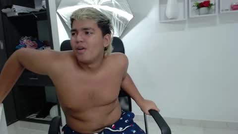 percibal_junior1 online show from January 28, 2025, 8:25 am