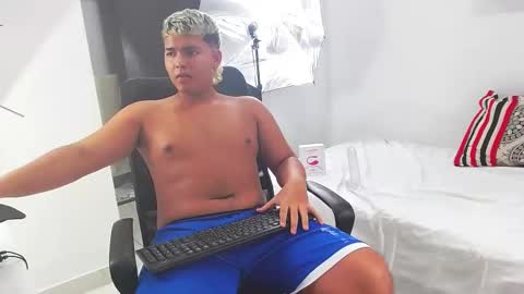 percibal_junior1 online show from February 1, 2025, 5:49 am