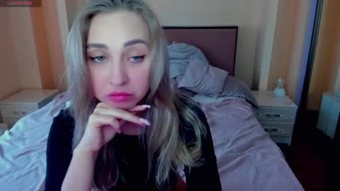 Julia online show from April 30, 2026, 7:36 am