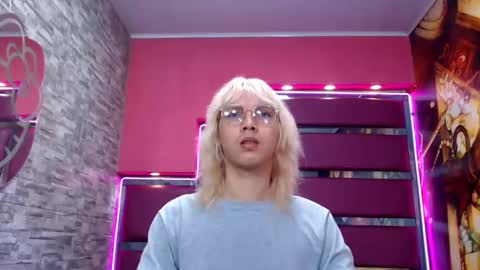 perfectlump online show from October 18, 2025, 2:07 pm