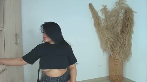 PERLA online show from September 13, 2025, 7:46 pm