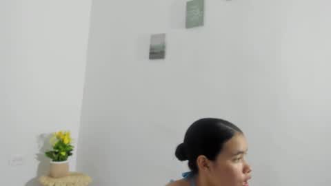 Perla mistc online show from March 29, 2026, 4:51 pm