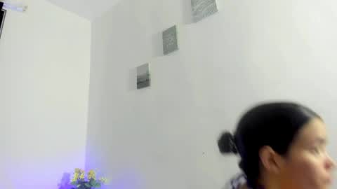 Perla mistc online show from April 26, 2026, 11:46 pm
