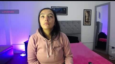 WELCOME TO THE PERLA ROOM online show from September 11, 2025, 5:07 am