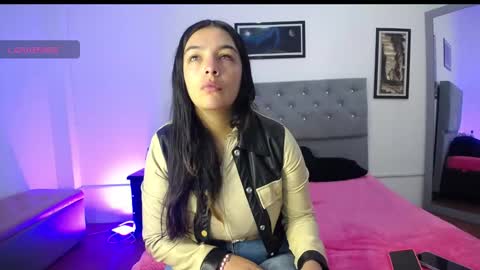 WELCOME TO THE PERLA ROOM online show from September 12, 2025, 4:34 am