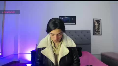 WELCOME TO THE PERLA ROOM online show from September 13, 2025, 4:34 am
