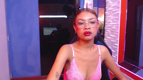 Snapshot of perla_st chatting on February 28, 2025, 3:15 pm Perla online show from February 28, 2025, 3:15 pm