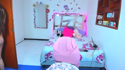 Snapshot of perlabeautiful chatting on October 16, 2025, 8:15 am PERLA online show from October 16, 2025, 8:15 am