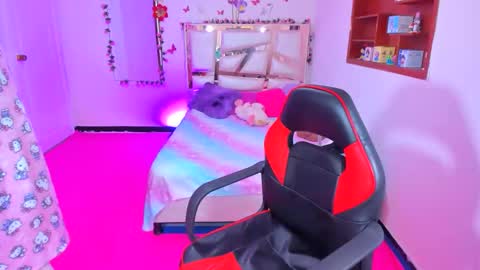 Snapshot of perlabeautiful chatting on March 7, 2026, 2:03 pm PERLA online show from March 7, 2026, 2:03 pm