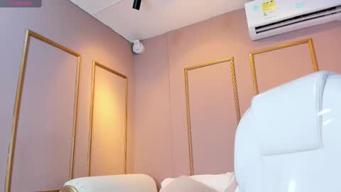 PerlaPreciosa online show from October 26, 2025, 4:07 am