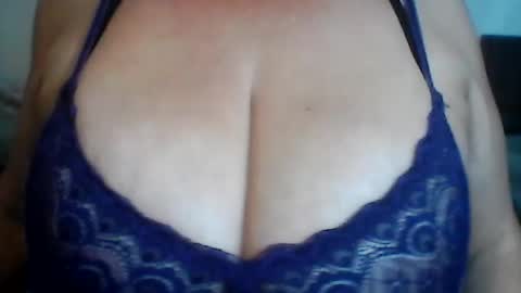 perlita070822 online show from June 15, 2026, 4:47 am