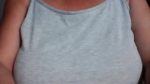 perlita070822 online show from July 25, 2026, 3:15 am