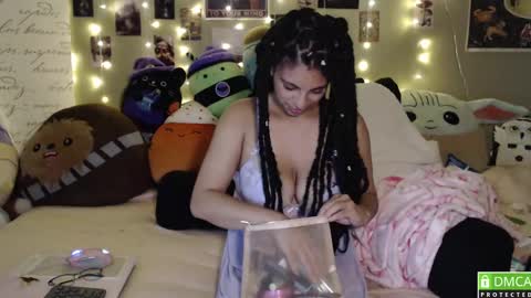 Snapshot of persephonesnymph chatting on October 24, 2025, 3:14 am Persephone online show from October 24, 2025, 3:14 am