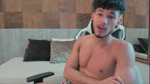 Snapshot of pertty_ken_boy chatting on October 26, 2025, 1:00 am ken boy online show from October 26, 2025, 1:00 am