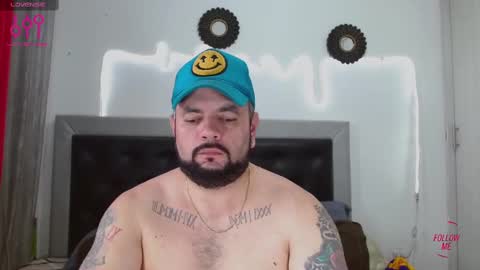 Snapshot of perverseveteranmanxxx chatting on October 7, 2025, 9:56 pm Carlos online show from October 7, 2025, 9:56 pm