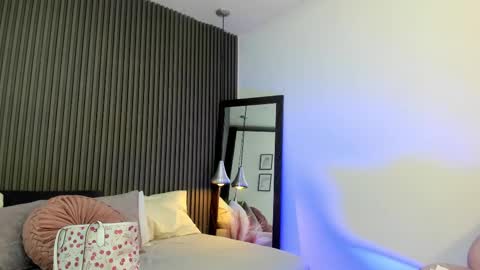 Lizza online show from October 3, 2025, 11:40 am