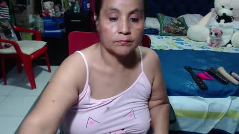 Snapshot of pervert_mommy_x chatting on December 17, 2024, 2:00 pm SAMY online show from December 17, 2024, 2:00 pm