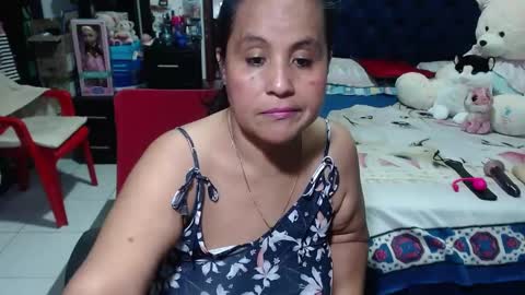 Snapshot of pervert_mommy_x chatting on January 15, 2025, 10:17 am SAMY online show from January 15, 2025, 10:17 am