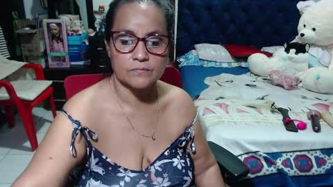 Snapshot of pervert_mommy_x chatting on January 15, 2025, 1:20 pm SAMY online show from January 15, 2025, 1:20 pm